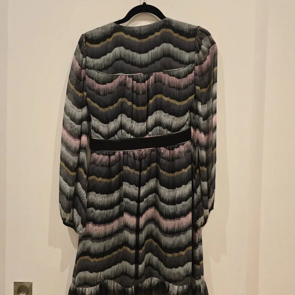 Diane von Furstenberg Dress Size 2 - Picture 6 of 7